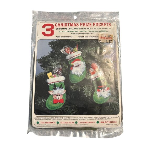 3 Christmas Prize Pockets Kit Green Mini Stockings 5"x6" Pre-Cut Felt Ornaments - Picture 1 of 3